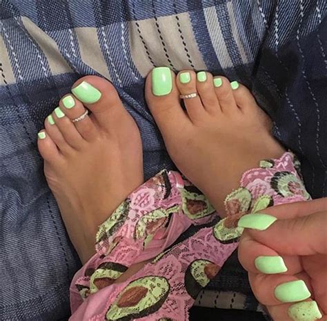 35 Trendy Spring And Summer Nail Color Designs Ideas In 2019 Summer Toe Nails Summer Nails