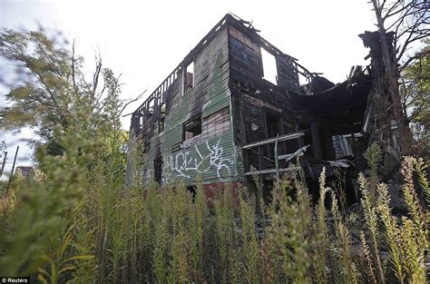 Hard Times In Magic City Haunting Images Capture Blight In Gary