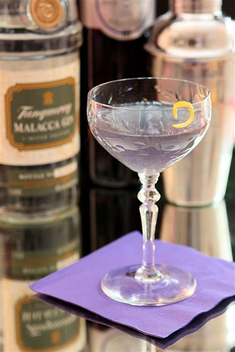 The Blue Moon Cocktail Gin Drinkwire
