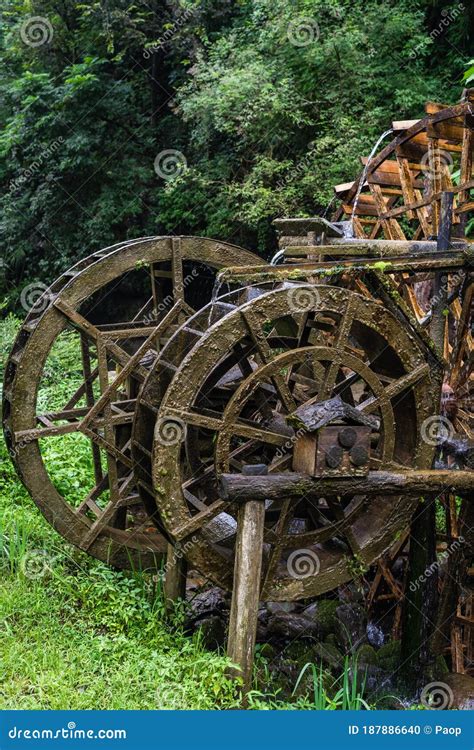 Old Mill Wooden Water Wheels In China Stock Photo Image Of Effort