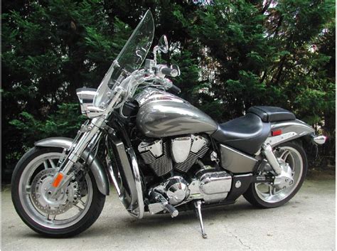 Model type the 2005 honda vtx1800c spec 1 is a great blend of modern ingenuity and comfort. Buy 2005 Honda Vtx 1800 on 2040-motos
