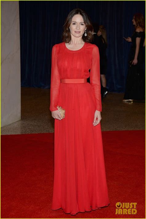 Emily Mortimer White House Correspondents Dinner 2013 Emily Is Wearing An Oscar De La Renta