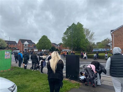 Azaylia Cains Funeral Procession On Streets Of Nuneaton Coventrylive