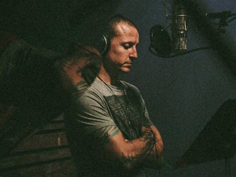 We warn readers before moving forward that the details concern the manner in which he apparently took his own life. Chester Bennington: Fare well, Chester Bennington: Death ...