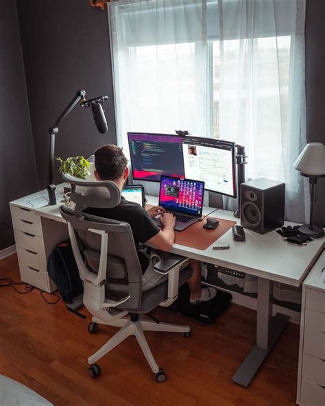 Desk Advisor On Instagram “nonstop Hustling And Grinding Solid Setup