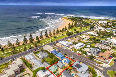 The erickson's and the berdanier's, who are five people with warm hearts for cold noses! Front Beach Torquay Beach House | Great Ocean Road Pet ...