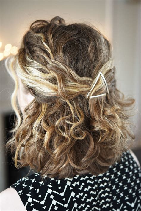 Long hair is cool, but short hair of all styles are trending in 2020. 15 Foolproof Ways Any Girl Can Pull Off Hair Accessories