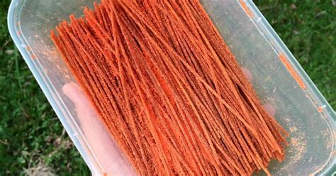 Ingin nostalgia jajanan saat sekolah dulu? Resep Mie lidi jajanan SD oleh Ossye Hady Putri - Cookpad