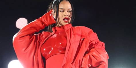 Rihanna Steps Down As Chief Executive At Her Savage X Fenty Lingerie Brand Dnyuz