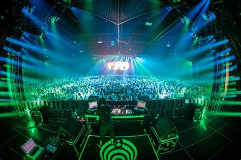 listen to bassnectar s hectic remix of noisia s get deaded