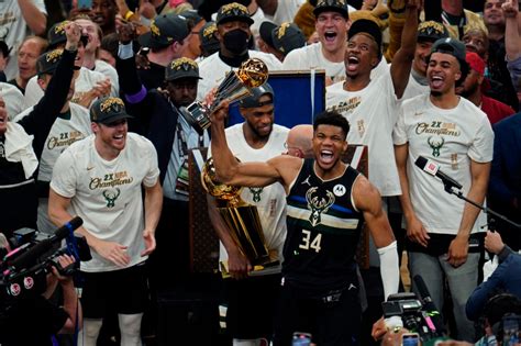 Bucks Champs Milwaukee Wins First Nba Title In 50 Years Hot 917 Fm