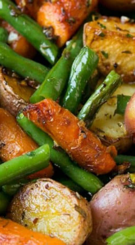 These roasted sheet pan veggies are perfect for any season too because you can usually always find good quality potatoes, carrots and green beans any time throughout the year. Garlic Herb Roasted Potatoes Carrots and Green Beans ...