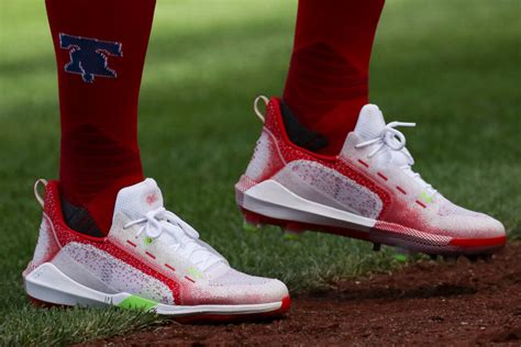 What Pros Wear Bryce Harpers Under Armour Harper 6 Low St Cleats What Pros Wear