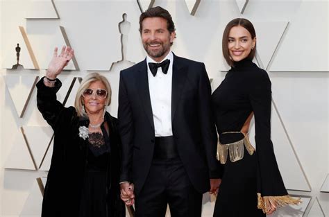 celebrity moms oscar winners and nominees who brought their mothers to awards ceremonies