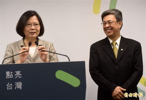 May 18, 2020 · 蔡英文肯定陳建仁在4年任期內，承擔起一件又一件充滿挑戰的任務。包括主持年金改革委員會、推動人權工作、和宗教團體溝通對話，以及5度代表. 當副手要先訓練口才？小英讚陳建仁「口才比我好」 - 政治 - 自由時報電子報
