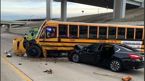 Video Shows Aisd School Bus Crash At Us 71 Mopac Bridge
