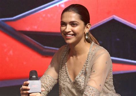 American Paparazzi Confuse Deepika Padukone With Priyanka Chopra Entertainment News Asiaone