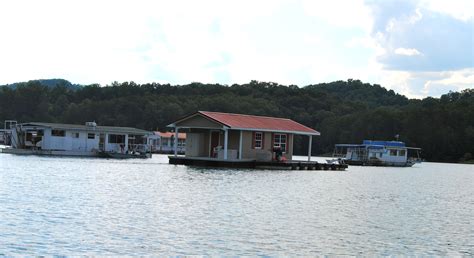 Floating Homes On Norris Lake In Union County Tenn As The Largest And