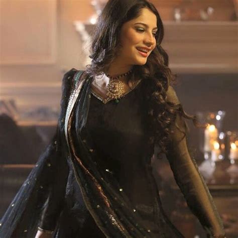 Neelam Muneer Looks Stunning In Casual Black Dresses Stylepk