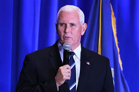 Mike Pence Campaign Photo Sparks Flurry Of Jokes Mockery