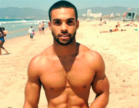 Lucien Laviscount Desnudo El Nuevo Fichaje De Scream Queens Cromosomax