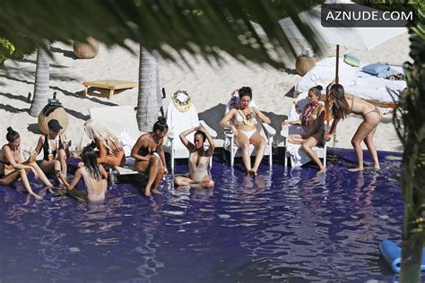 Shanina Shaik Hot In A Bikini As She Celebrates Wag S Star Nicole