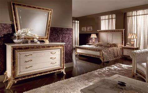 Luxury Bedroom And Art An Incursion In The History Of Art While