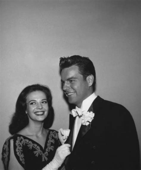 Natalie With Husband Robert Wagner At The Academy Awards Blackandwhite