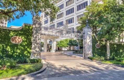 Guide To The Huntingdon Houston Condos For Sale