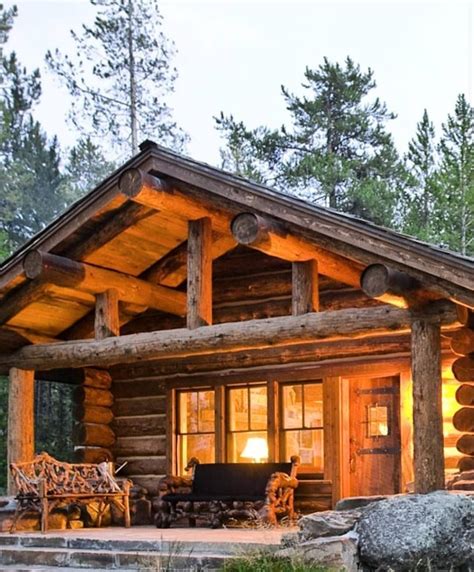 30 Affordable Small Log Cabin Ideas With Awesome Decoration Small