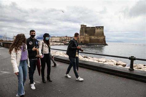 L'ordinanza ministeriale colloca in area arancione la campania, il molise e l'emilia romagna, che si aggiungono ad abruzzo, toscana. Covid, Campania verso la zona arancione dopo Pasqua