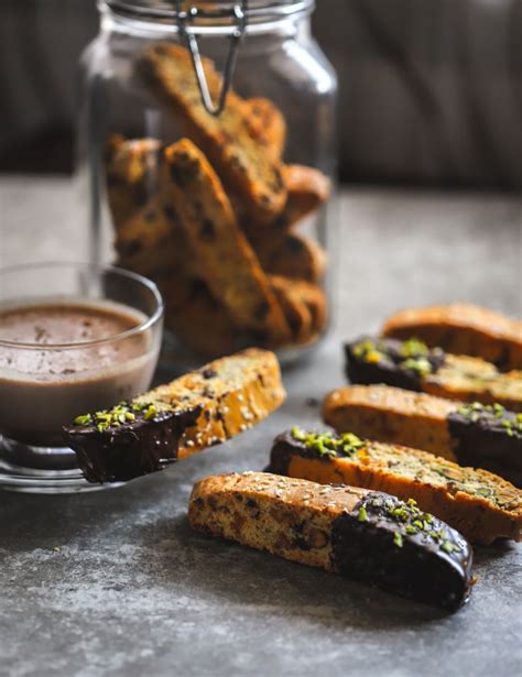 Orange cranberry biscotti is a perfect flavor combo and makes a delightful and delicious holiday gift! Apricot, Pistachio, and Olive Oil Biscotti | Biscotti ...