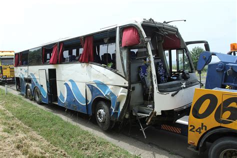 Malaysian dies in bus crash on way from Genting Highlands ...