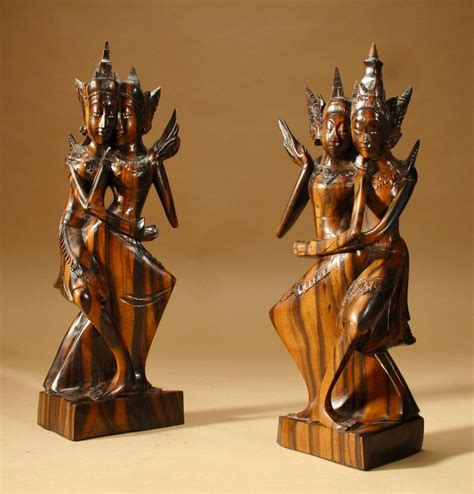 A Pair Of Very Stylish Finally Carved Sculptures Of Balinese Dancers