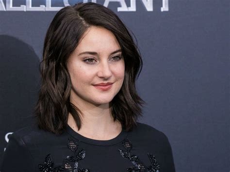 allegiant s shailene woodley likes to hide in plain sight despite how much her star is about to