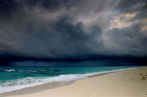 10 Watch A Storm On The Beach Beach Storm Storm Clouds Clouds