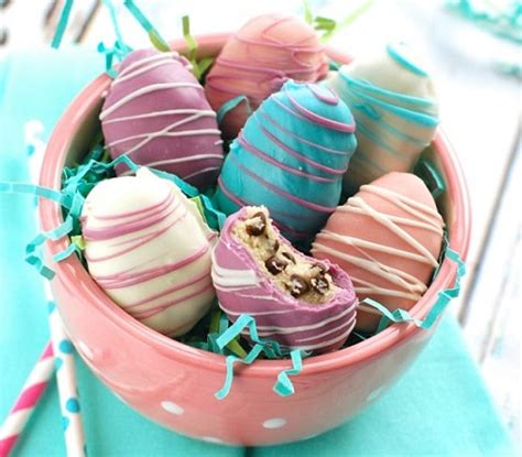 A super simple dessert that is easy to customize. 20 Easy Easter Desserts Recipes That'll Make Everyone Cheerful