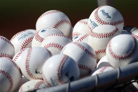 Baseball Fan Catches Foul Ball Barehanded Gopro Films It