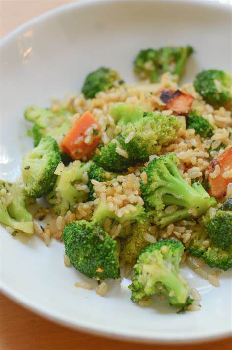 White and brown rice have similar calorie counts and protein content, but brown rice is actually a better nutritional option. Lazy Low Carb Fried Rice Recipe (Still Made with Rice ...