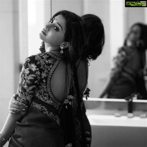 actress shriya saran instagram photos and posts october 2021 gethu cinema