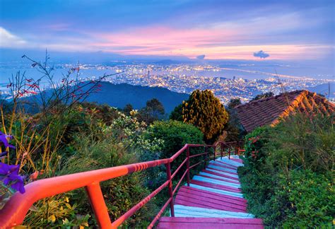 Penang is a malaysian state located on the northwest coast of peninsular malaysia, by the malacca strait. Rondreis Maleisie - Kuala Lumpur & Penang Deluxe - 333travel