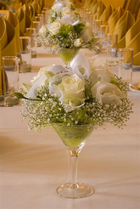 White Rose Wedding Centerpiece This Is A Delicate White Ro Flickr