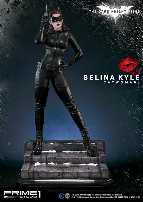 Dark Knight Rises Catwoman Statue Toy Discussion At