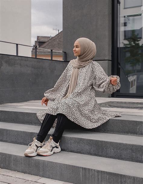 Casual And Comfy College Outfit Ideas With Hijab Zahrah Rose