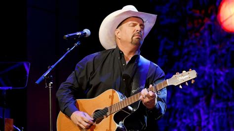 Garth Brooks Shares What Sets His New Las Vegas Residency Apart From