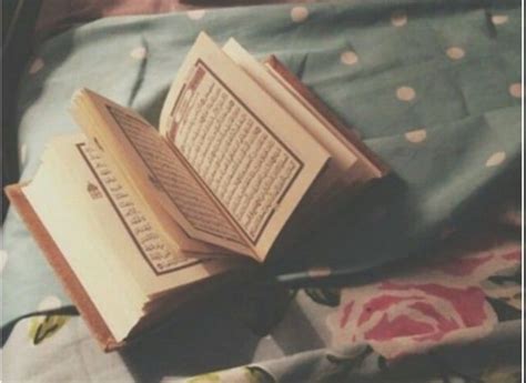 Awali membaca alqur'an dengan basmalah karena basmalah memiliki fadhilah yang luar biasa dan akhiri dengan bacaan hamdalah( baca juga fadhilah bismillah dan manfaat. Bacaan Surat Al Mulk Bisa Selamatkan Umat Muslim dari Siksa Kubur - kumparan.com