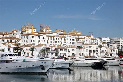 Luxury Yachts In The Marina Of Puerto Banus Marbella Spain — Stock