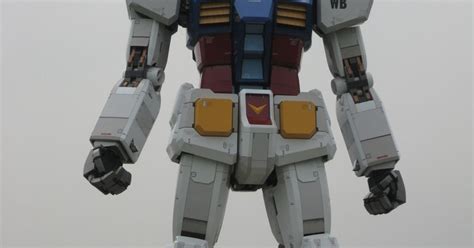 Life Sized Gundam In Japan Cnet