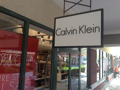 Uma das marcas mais importantes e influentes no mercado mundial, a calvin klein se destaca pela sua sobriedade e minimalismo. Calvin Klein Outlet Store | Calvin Klein Outlet Store ...