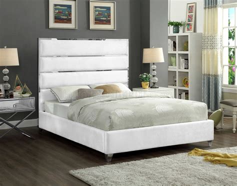 Check out our white velvet bed selection for the very best in unique or custom, handmade pieces from our home & living shops. Zuma Upholstered Bed in White Velvet Fabric by Meridian